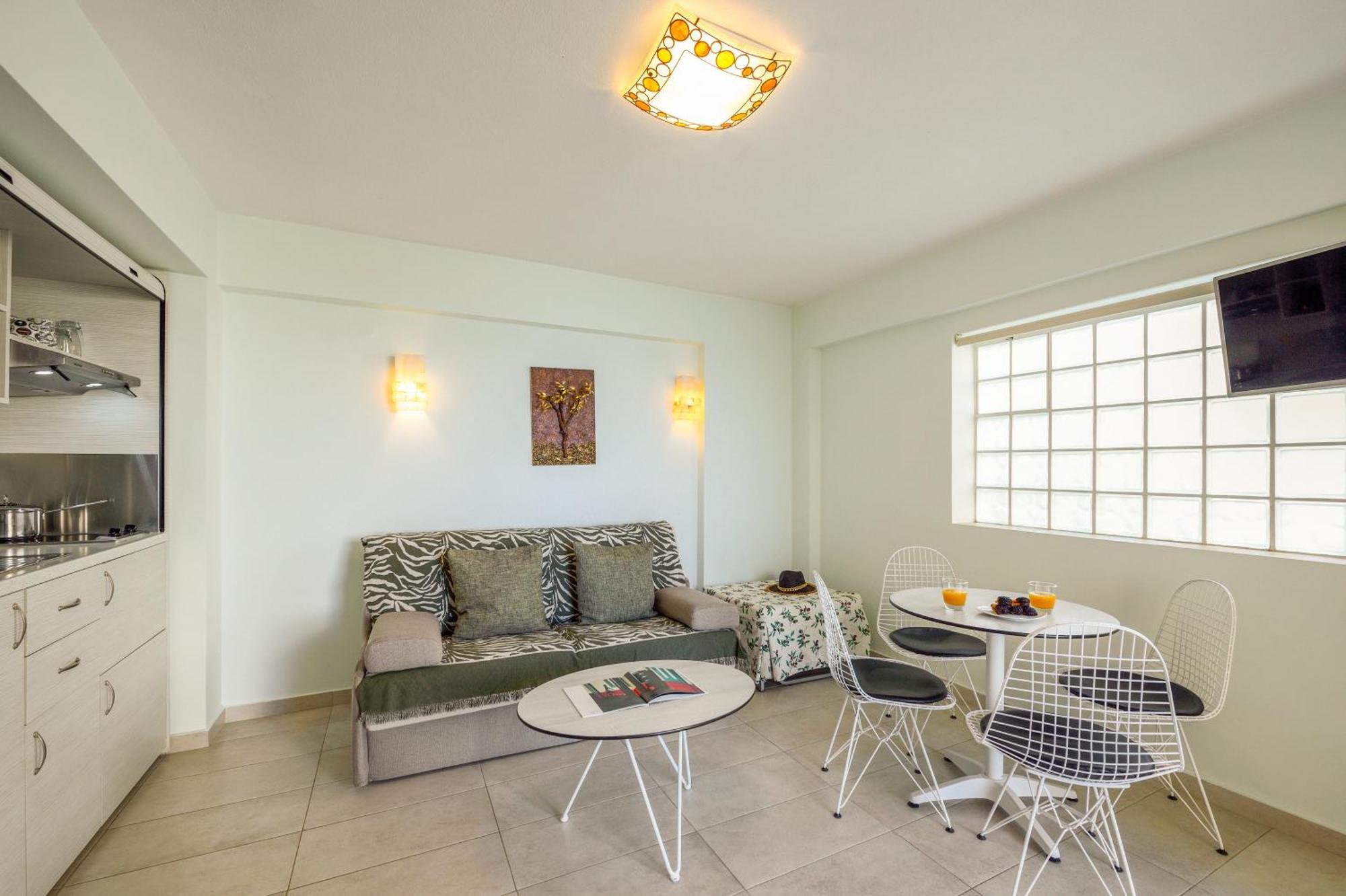 Elpiniki Luxury Apartments Néa Potídea Kültér fotó