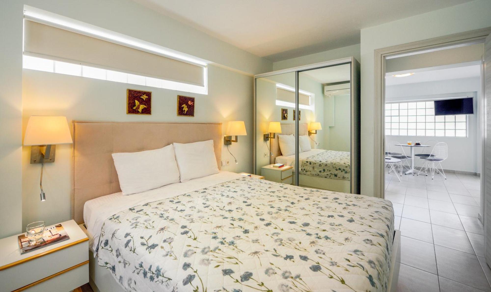 Elpiniki Luxury Apartments Néa Potídea Kültér fotó