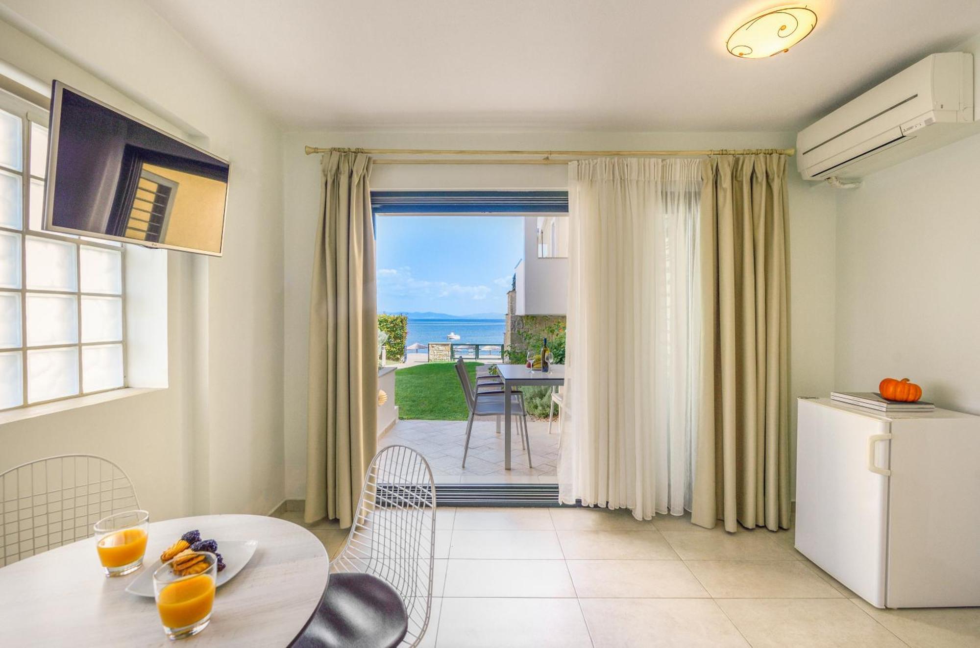 Elpiniki Luxury Apartments Néa Potídea Kültér fotó